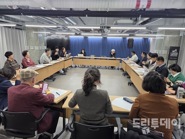 13일 전일빌딩245에서 전방·일신방직 부지 문화공원1 활용에 대한 시민사회 1차 토론회가 개최됐다.