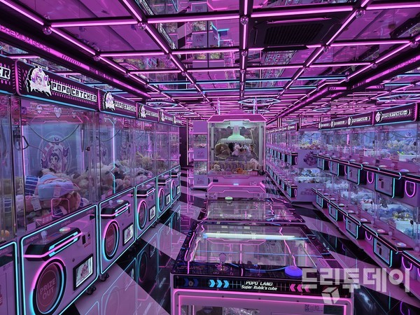 광주 동구 충장로에 위치한 한 인형뽑기 매장.