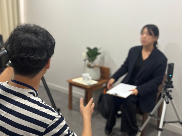 ‘청년잇소’ 인터뷰 중인 전용필 씨.