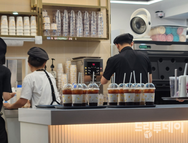 전체 청년 취업자의 10%가 주 15시간도 안 되는 시간을 일하며 불안정한 노동에 내몰리고 있다는 지적이다. 사진은 특정사실과 관계 없음.