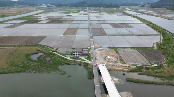 고흥군 해창만 간척지의 고질적인 침수지 '포두 송산지구 배수개선사업 '대상지역 전경.