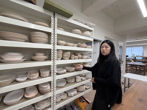                          원데이클래스와 정기교육생들의 작품을 소개하는 강단비 작가