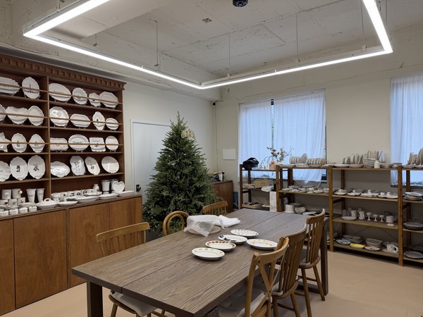                               모던함과 엔틱스러움의 조화가 이채로운 작업실