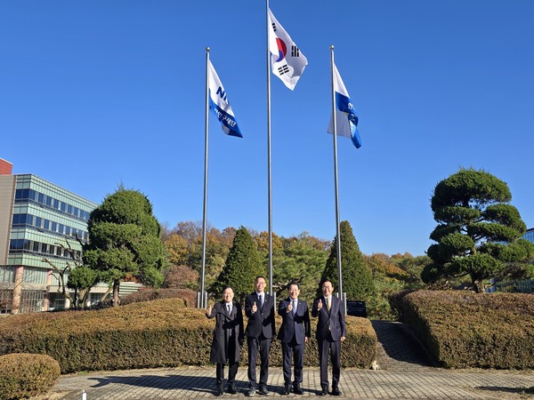 (왼쪽부터 정현구 전남도 에너지산업국장, 윤진호 전남도 기획조정실장, 김영록 도지사, 윤병태 시장 / 사진 =나주시 제공)