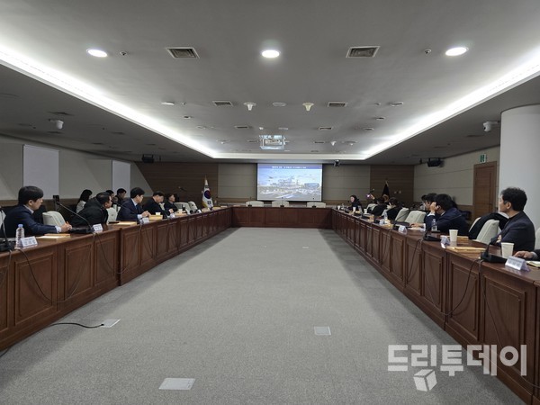 광주 미래차 AI 시범도시 변신, 현장 해법은? - 뉴스 썸네일 이미지