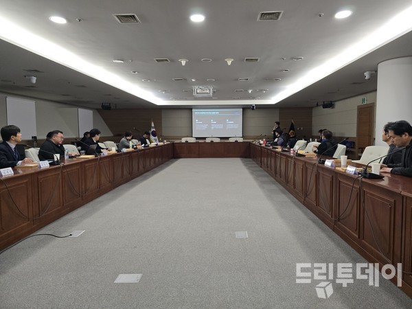 광주 AI 대전환 비상 "내륙 한계 극복 숙제" - 뉴스 썸네일 이미지