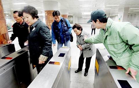 공익근무요원 지자체가 `독식' 공익근무요원 지자체가 `독식'