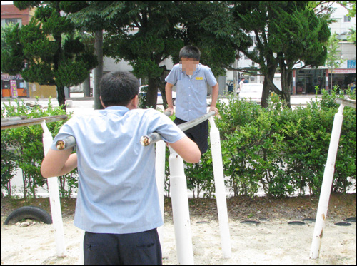 [승리체육사] 광주화정중학교 운동장 놀이시설, 평행봉 이설작업 완료~ ^^