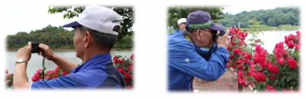 서구노인복지관 사진반 어르신들의 활동 모습. 서구노인복지관 제공